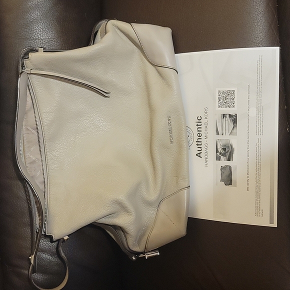 Excellent  large gray Michael Kors handbag purse with COA  💯 authentic - Picture 1 of 12
